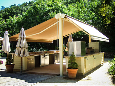 Kitchen with canopy